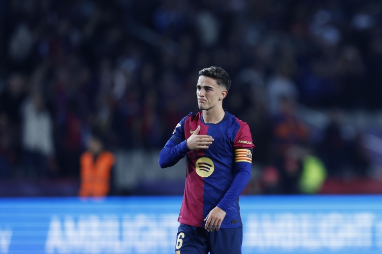 跟队记者：加维将继续接受保守治疗，一周后评估是否需要手术