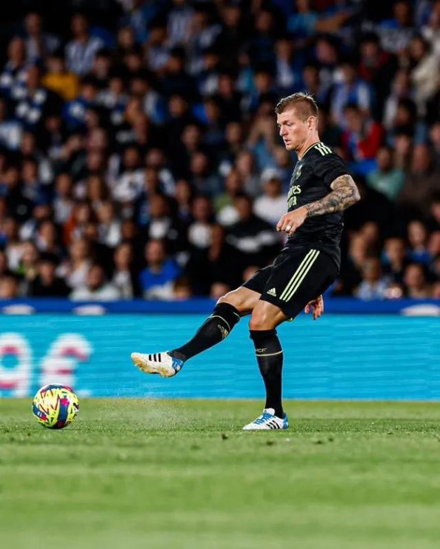 开云体育入口-【西甲】米利唐送礼卡瓦哈尔染红 10人皇马0比2皇社